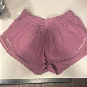 Lululemon Hotty Hot short 2.5’